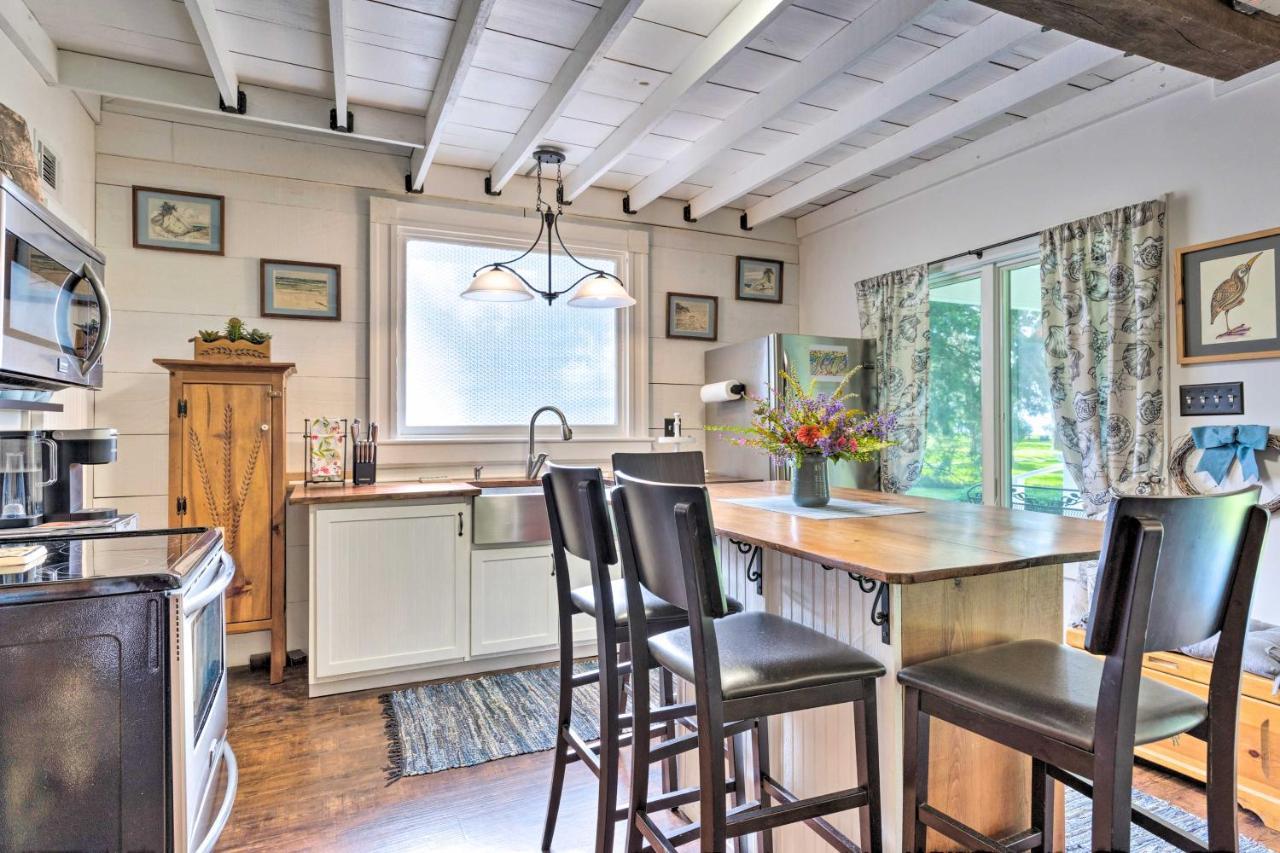 Historic Biloxi Bay Cottage With Beautiful View Ocean Springs Eksteriør billede