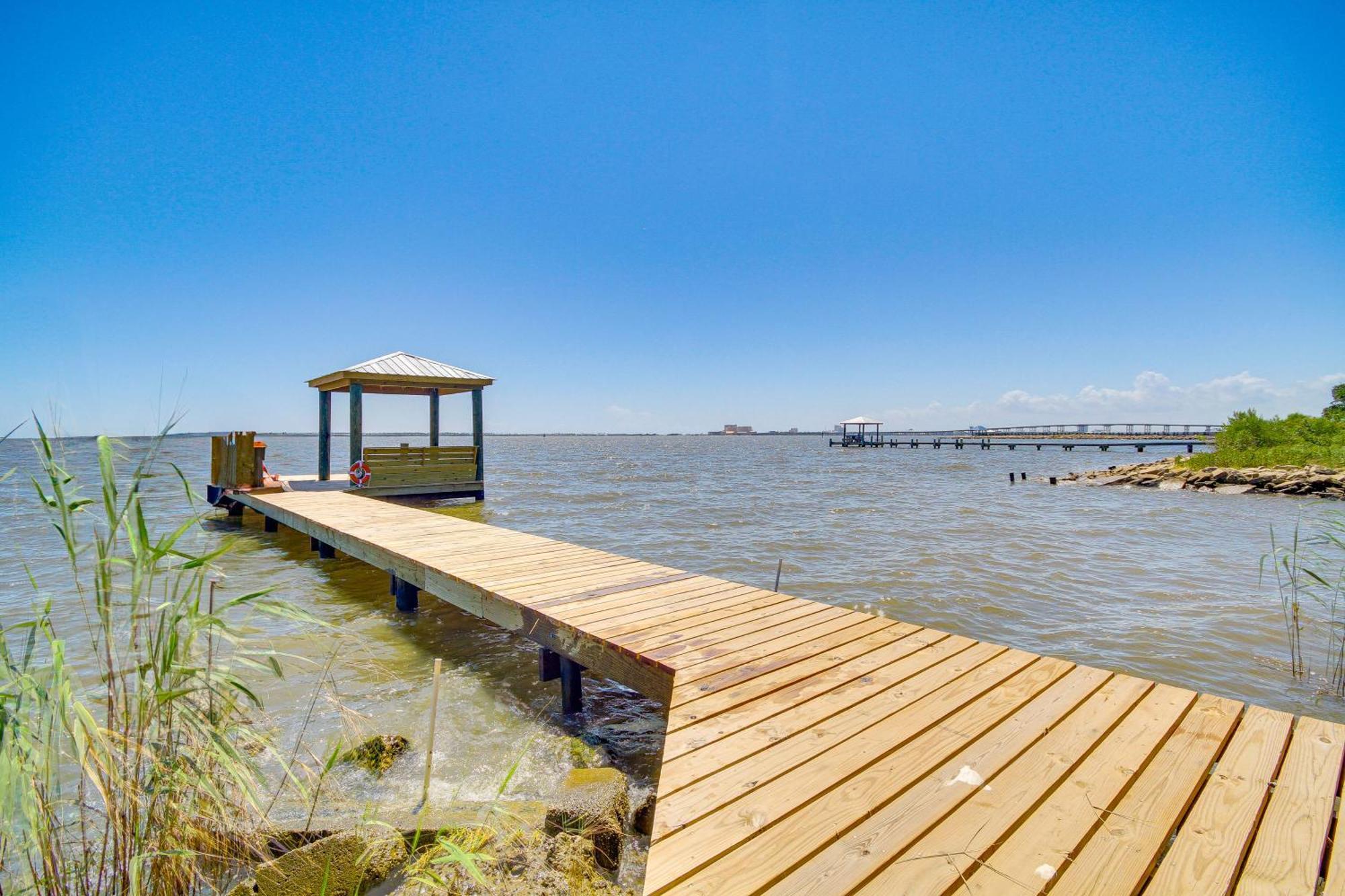 Historic Biloxi Bay Cottage With Beautiful View Ocean Springs Eksteriør billede
