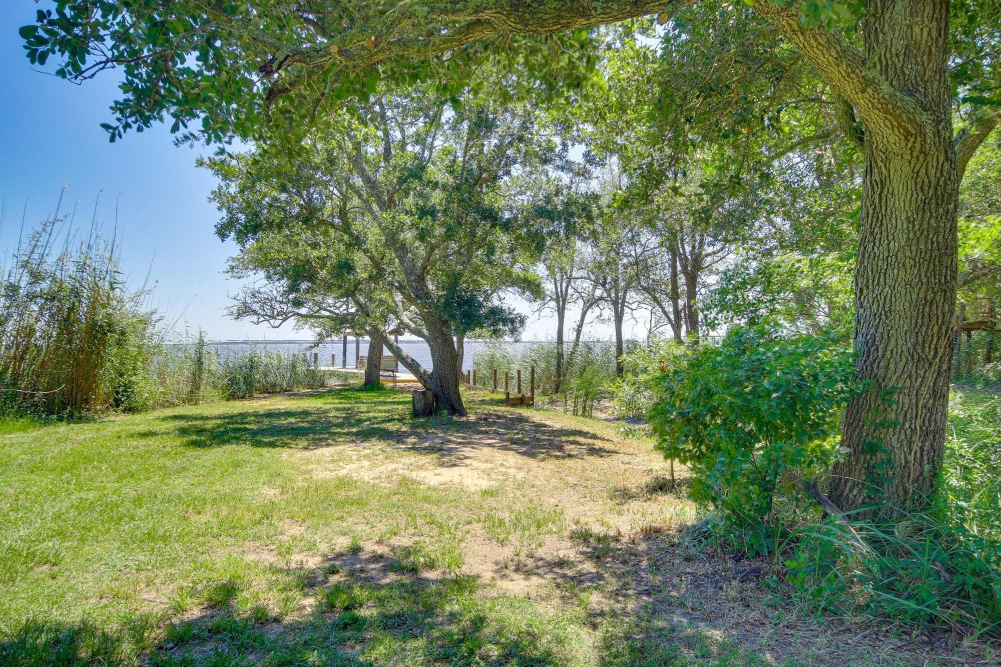 Historic Biloxi Bay Cottage With Beautiful View Ocean Springs Eksteriør billede